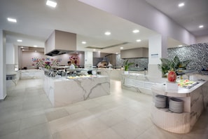 4 restaurants servant le petit déjeuner, spécialités Cuisine italienne
