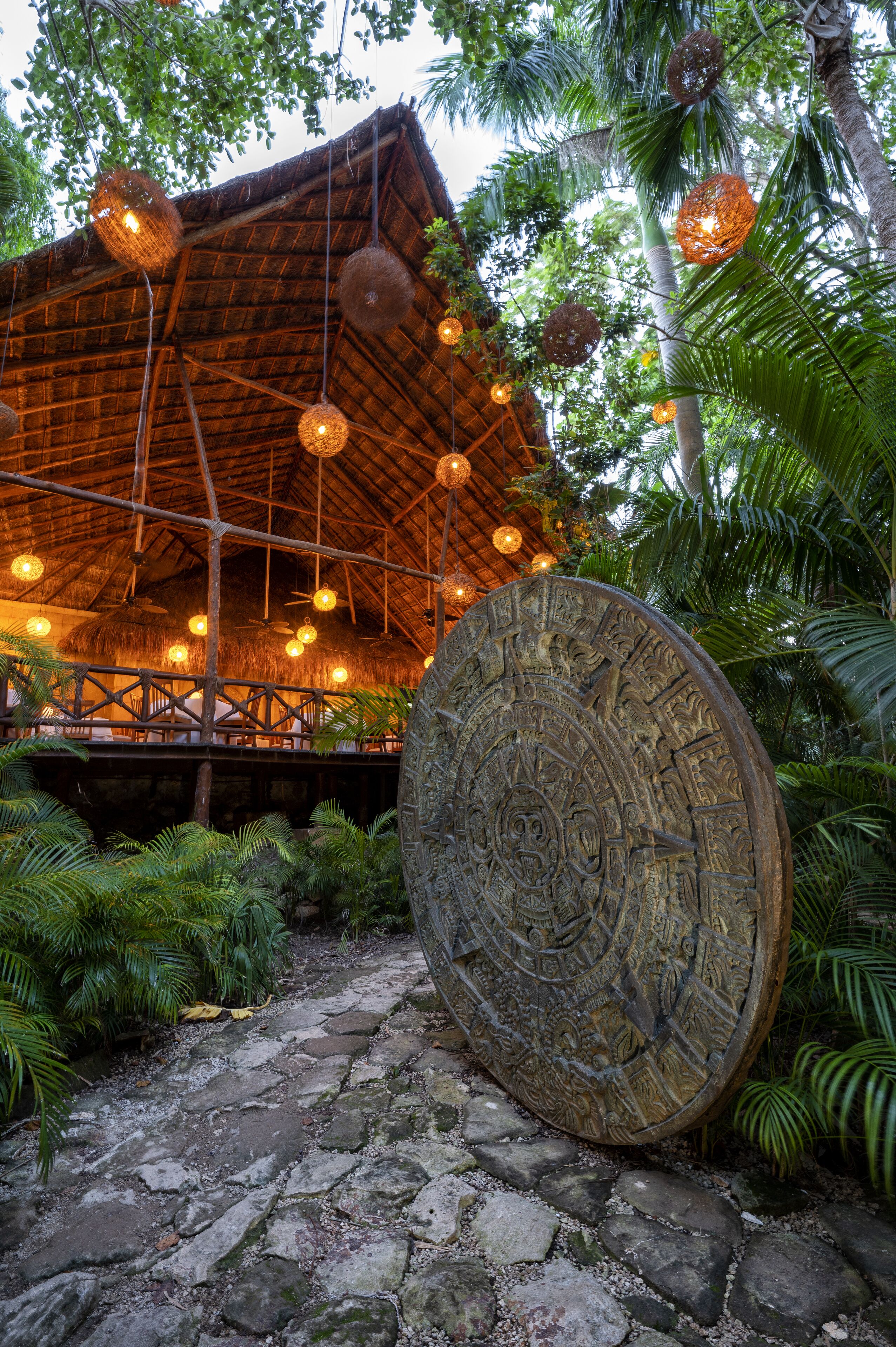 4 restaurants, breakfast, lunch, dinner served; Italian cuisine 