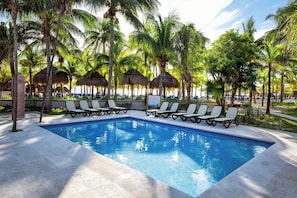Outdoor pool, pool umbrellas, sun loungers