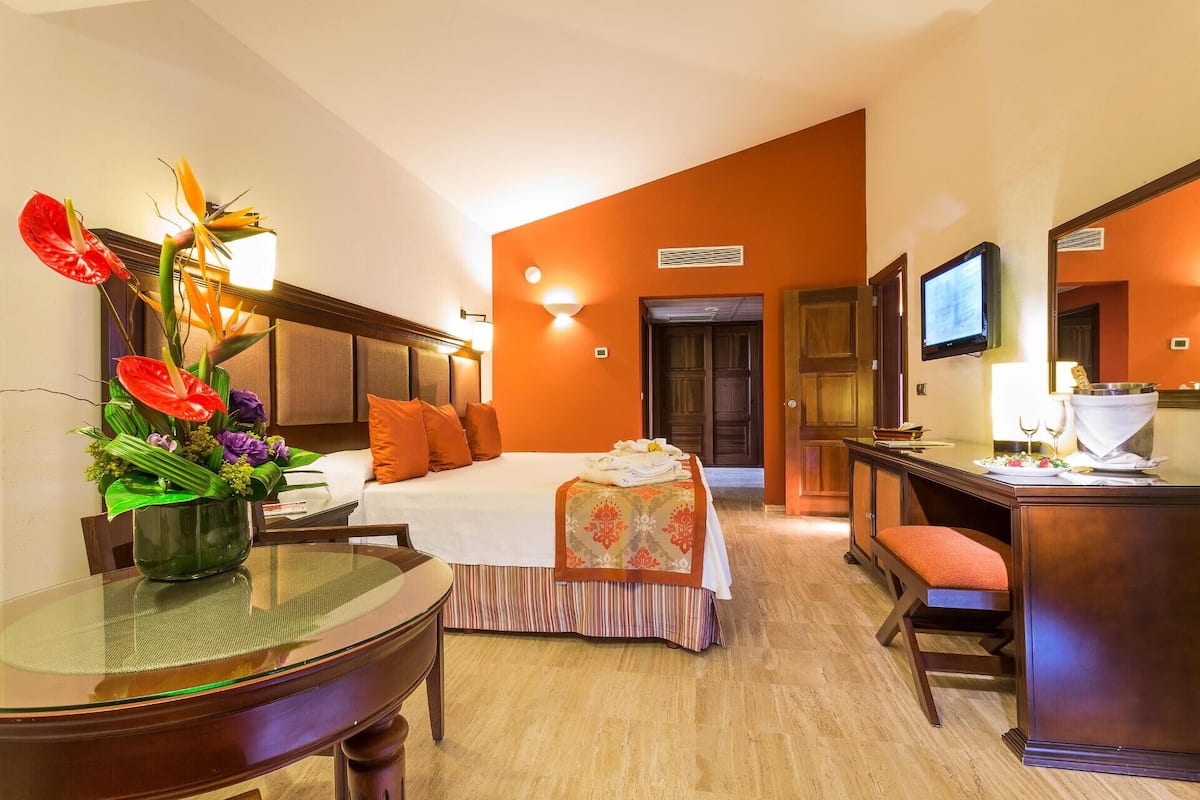 Down duvets, memory-foam beds, free minibar, in-room safe
