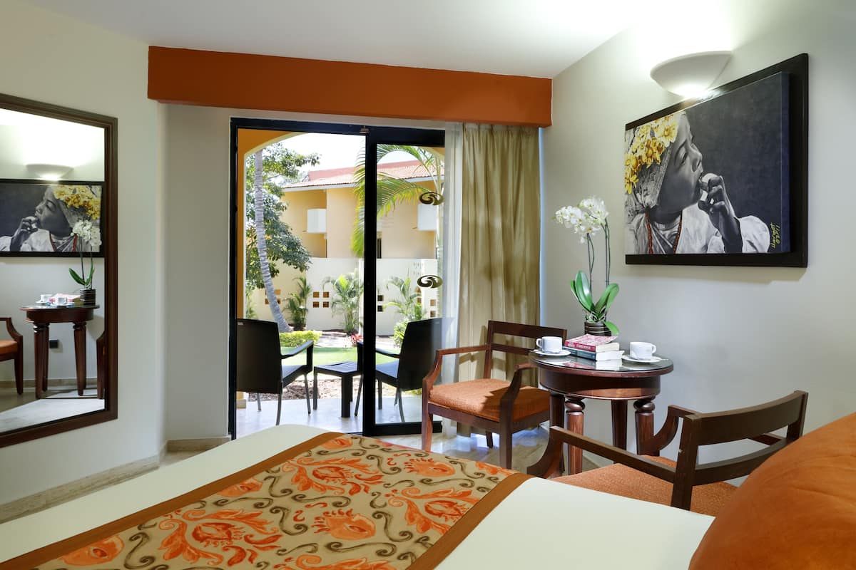 Down duvets, memory-foam beds, free minibar, in-room safe