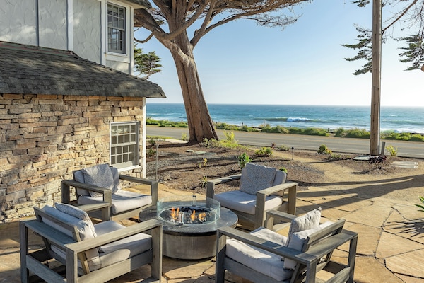 Vista para praia/oceano