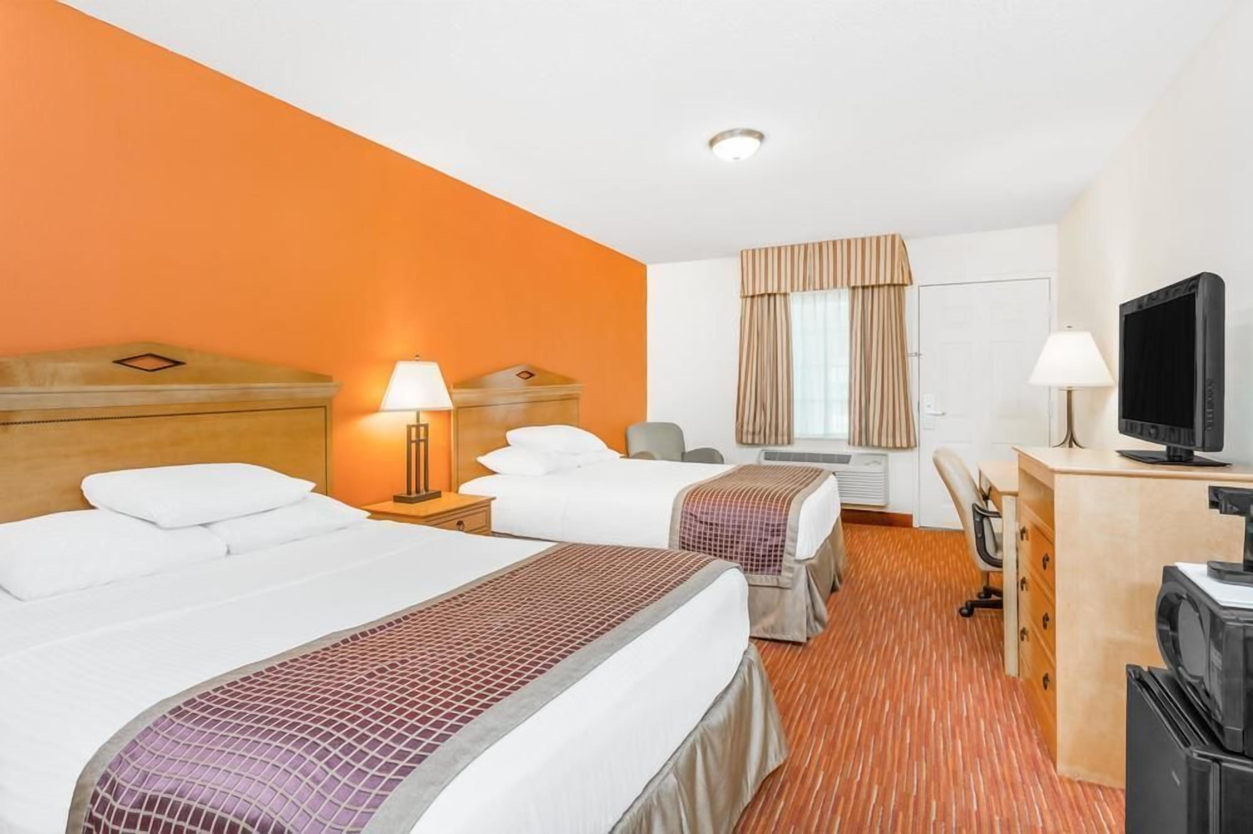 Desk, laptop workspace, iron/ironing board, free WiFi