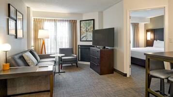 Een 40-inch smart-tv met satellietzenders, televisie en Netflix