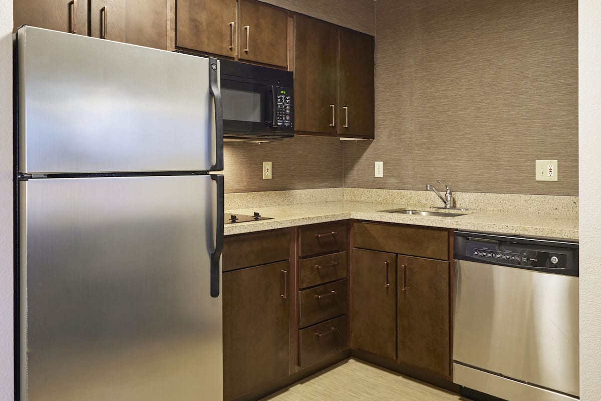 fridge, microwave, stovetop, dishwasher