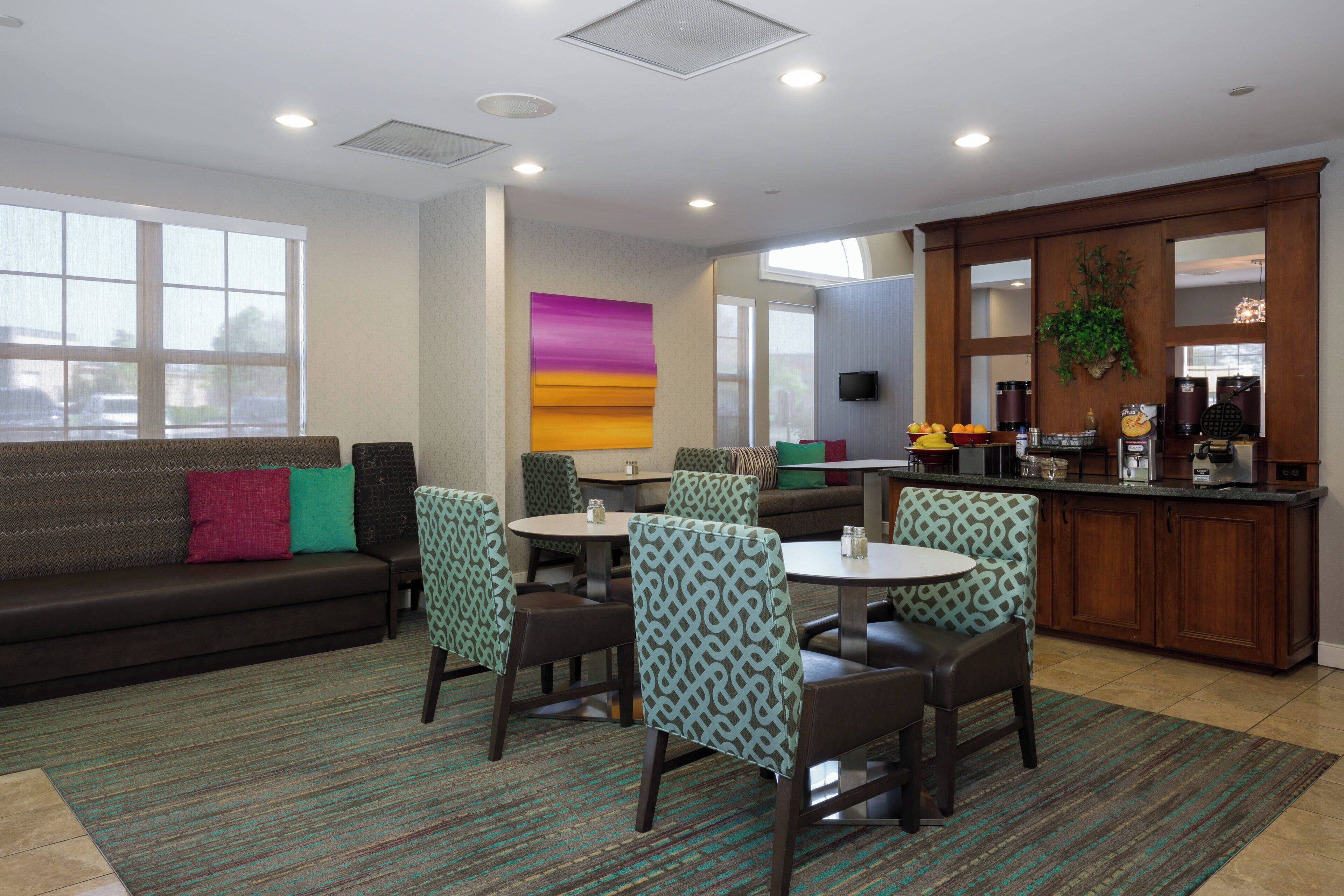 free daily continental breakfast