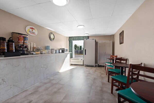 Free daily continental breakfast 
