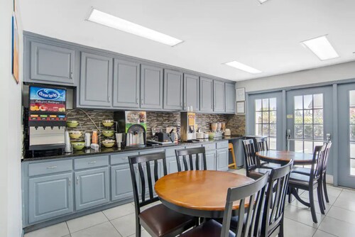 Quality Inn Bessemer I-20 exit 108