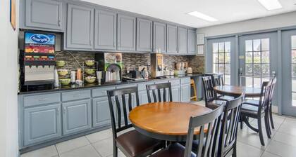 Quality Inn Bessemer I-20 exit 108