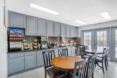 Quality Inn Bessemer I-20 exit 108