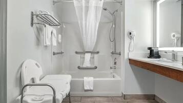 Chambre, 1 lit double, accessible aux personnes à mobilité réduite, non-fumeur | Salle de bain