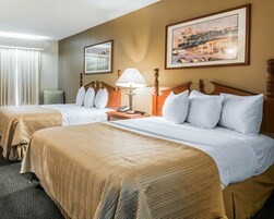 Pillowtop beds, desk, soundproofing, iron/ironing board