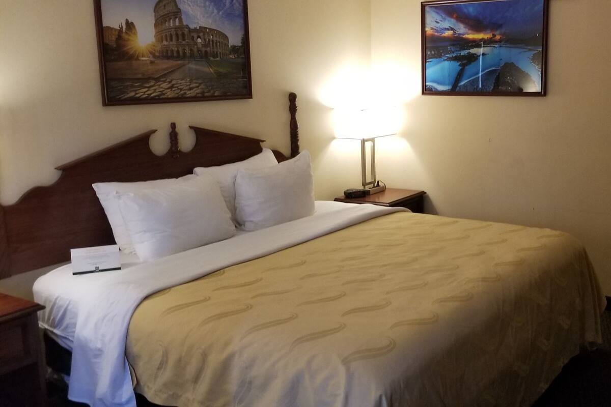 Pillowtop beds, desk, soundproofing, iron/ironing board