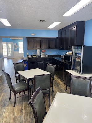 Petit déjeuner continental compris tous les jours