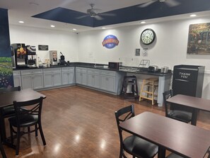 Free daily continental breakfast