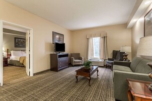 办公桌、熨斗/熨衣板、免费 WiFi、床单