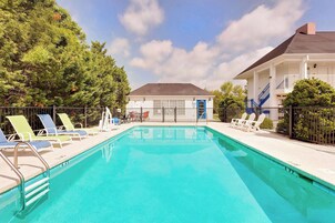 Piscina externa sazonal