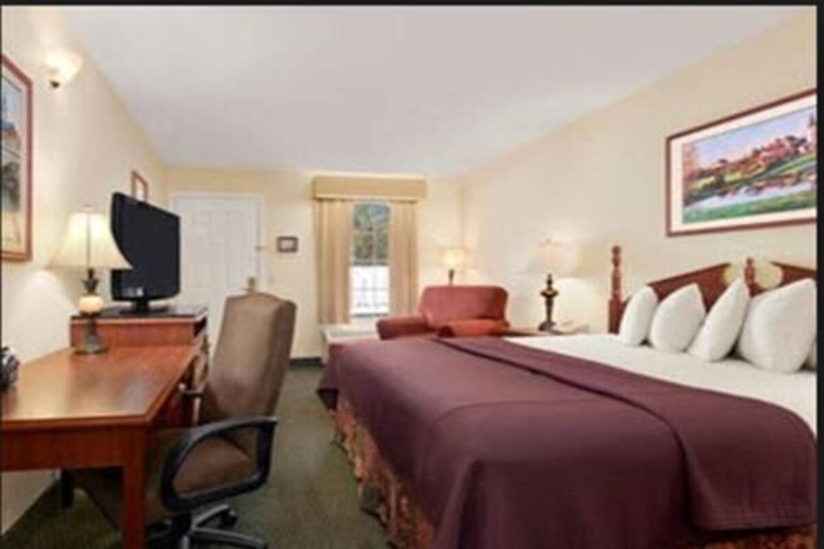 Desk, blackout drapes, iron/ironing board, free WiFi