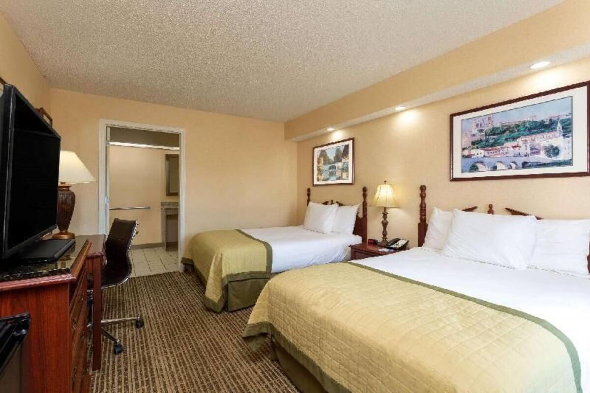 Desk, blackout drapes, iron/ironing board, free WiFi