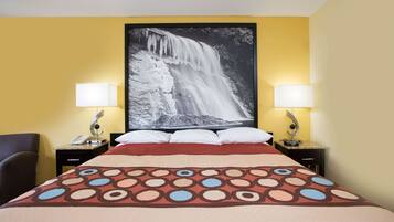 Pillowtop-Betten, Schreibtisch, Bügeleisen/Bügelbrett