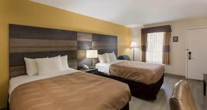 Quality Inn & Suites Greensboro near Lake Oconee