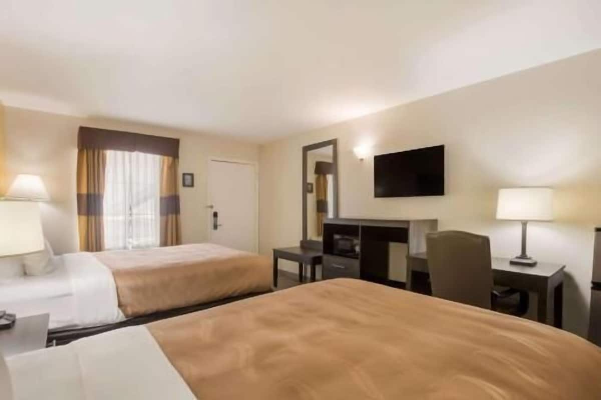 Desk, iron/ironing board, free WiFi, bed sheets