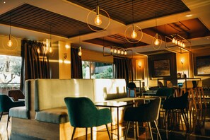 Snack bar