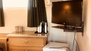 Standard Room, 1 Queen Bed | Interior detail