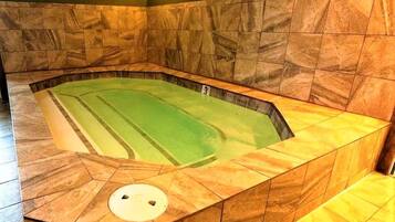 Bathtub spa indoor