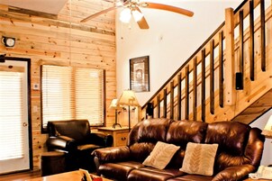 Loft (No Air Conditioning) | Living room | Flat-screen TV