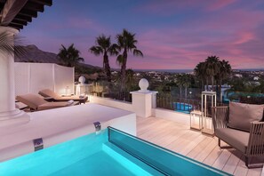 Egyptian cotton sheets, premium bedding, down duvets, pillow-top beds - The Westin La Quinta Golf Resort and Spa (Benahavis)