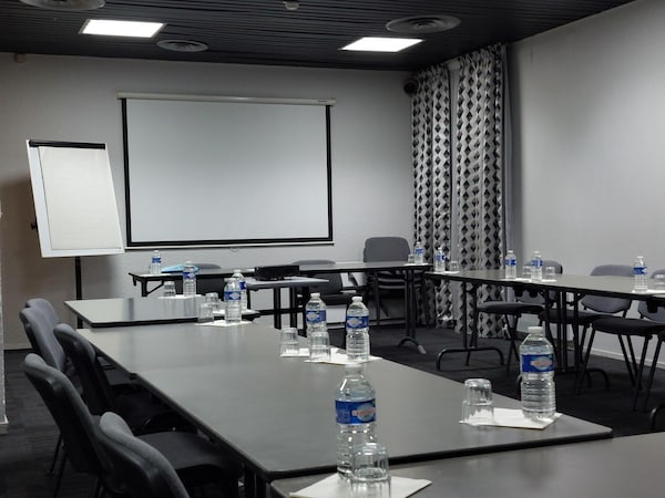 Hotel Kyriad Orly Aéroport Athis Mons - Brétigny-sur-Orge