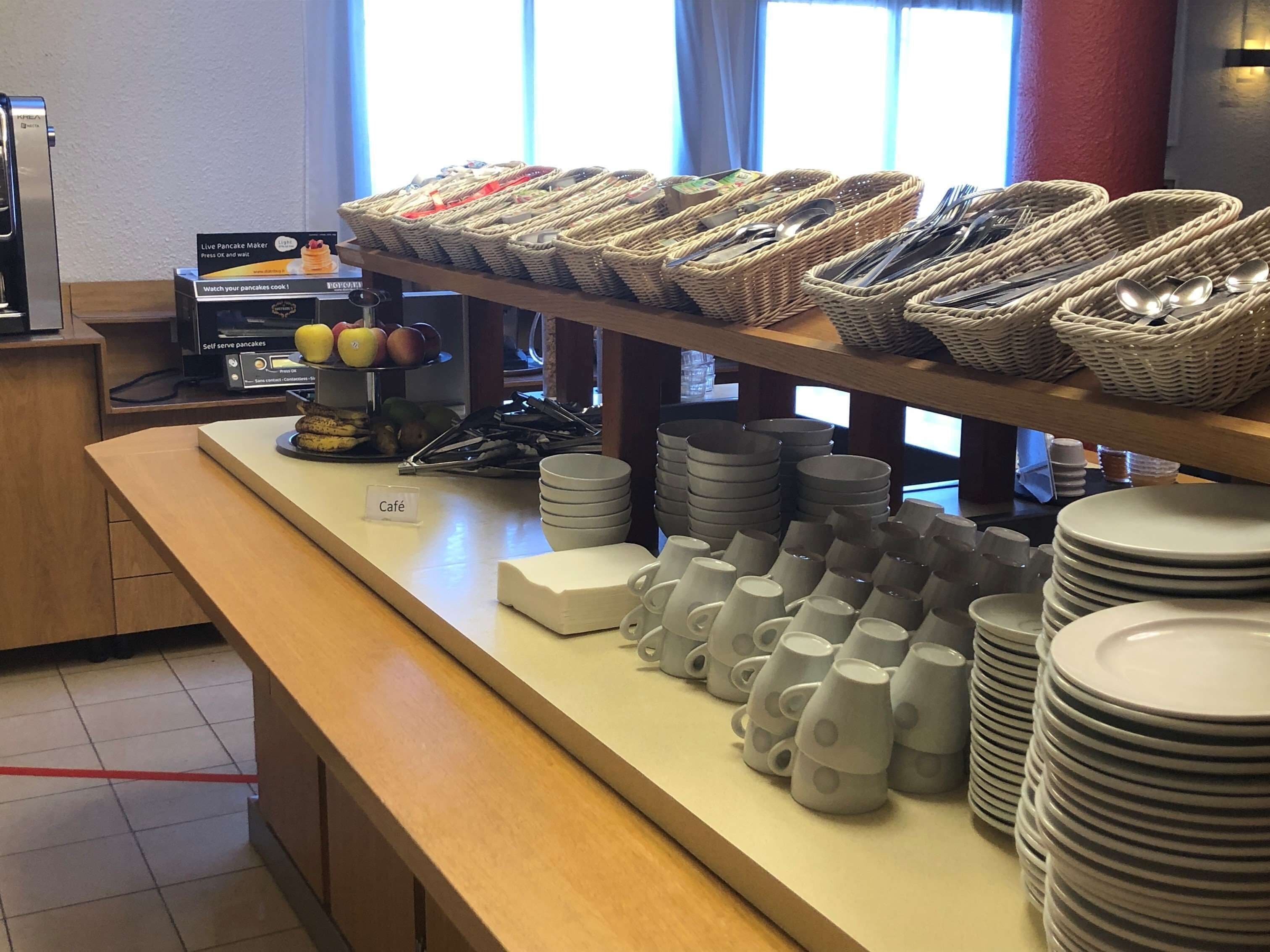 daily buffet breakfast (eur 12.9 per person)