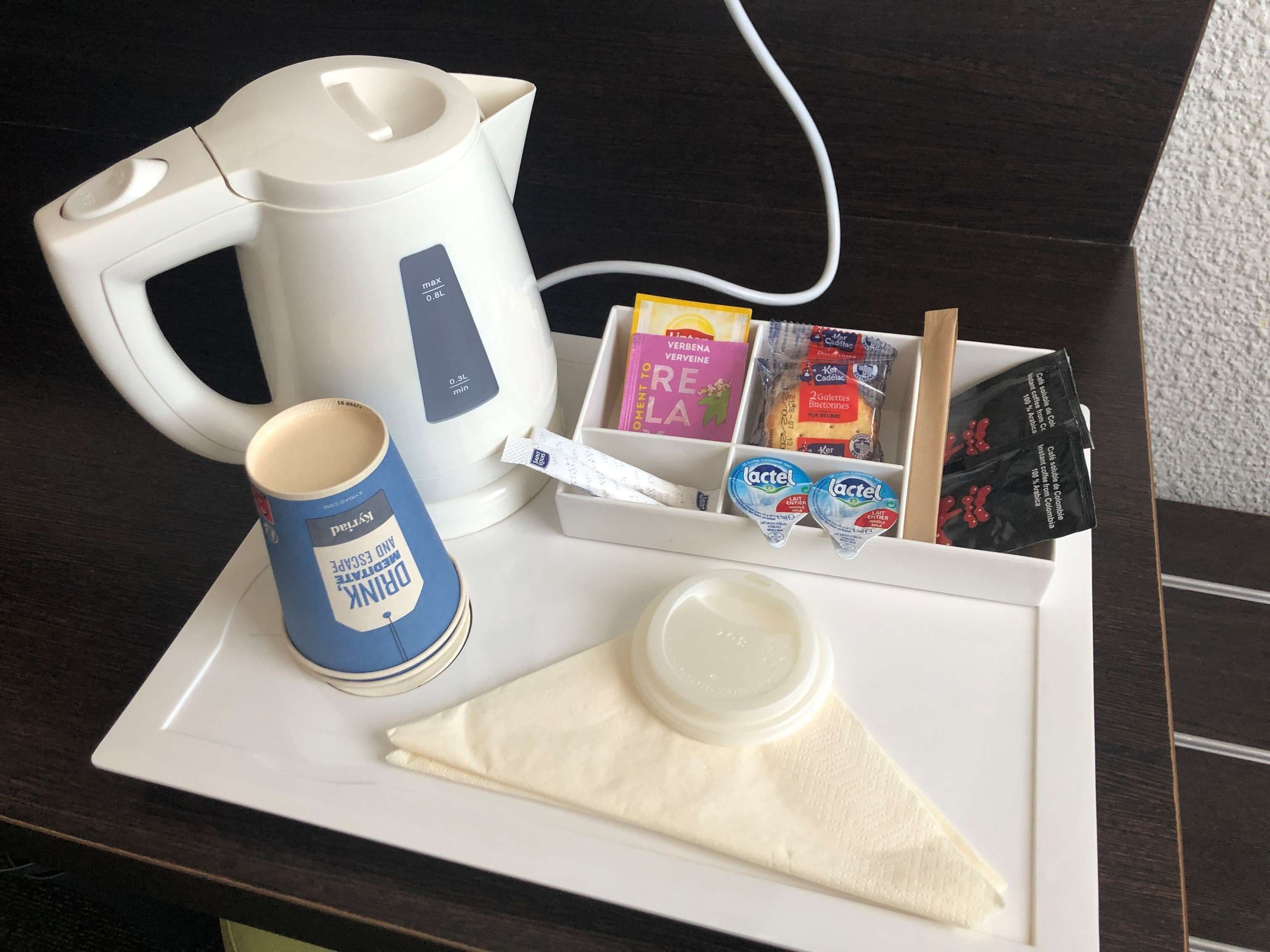 desk, soundproofing, free cots/infant beds, rollaway beds