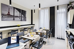 Kontinental frokost hver dag (EUR 10 per person)