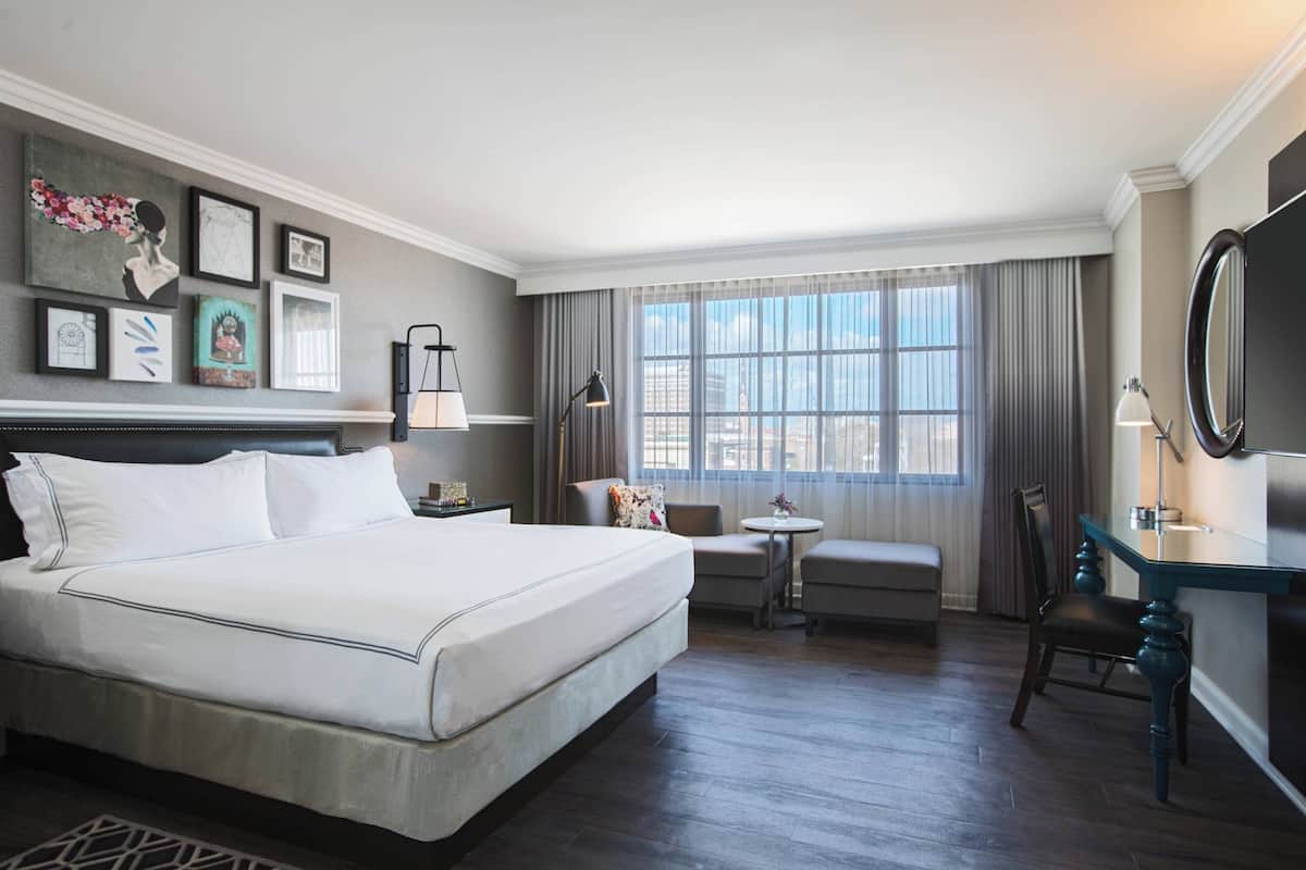 Hypo-allergenic bedding, in-room safe, desk, laptop workspace