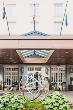 Exterior at The Lindy Renaissance Charleston Hotel