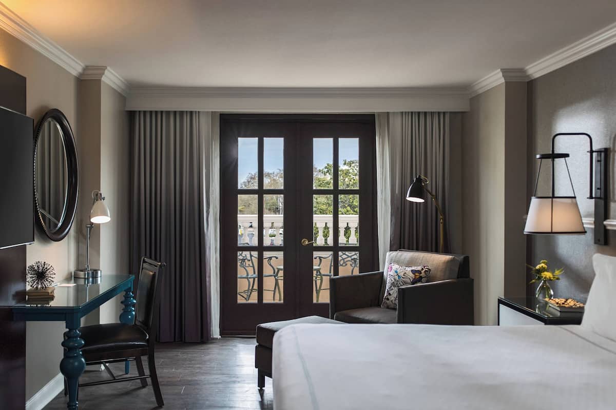 Room, 1 King Bed, Terrace | Hypo-allergenic bedding, in-room safe, desk, laptop workspace