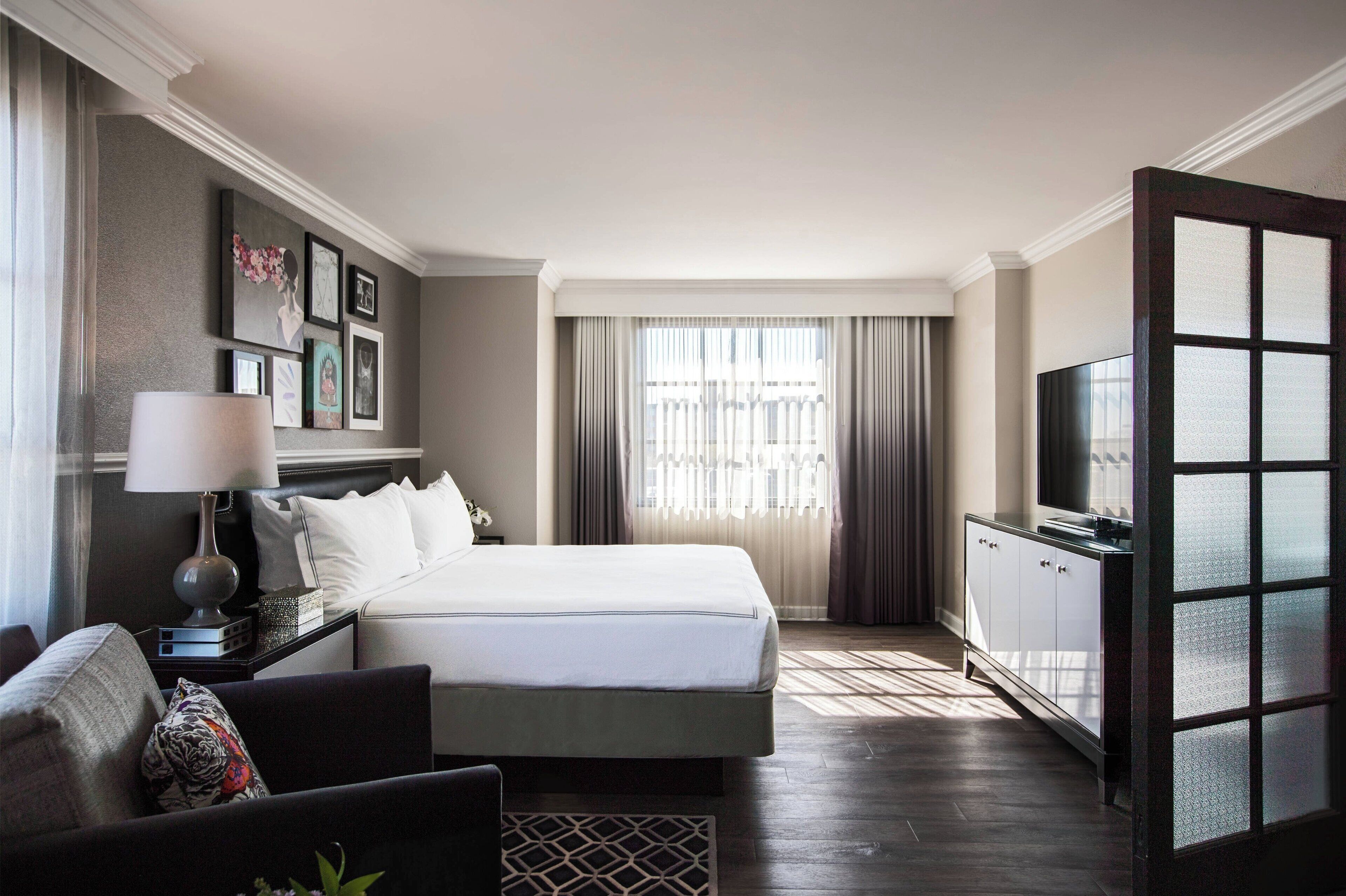 hypo-allergenic bedding, in-room safe, desk, laptop workspace