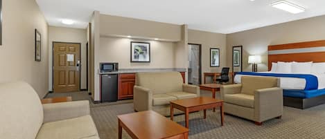 Habitación estándar, 1 cama King size, para no fumadores, hidromasaje (with Single Sofabed) | Escritorio y espacio para trabajar con laptop