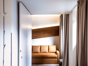 Premium bedding, down comforters, in-room safe, individually decorated