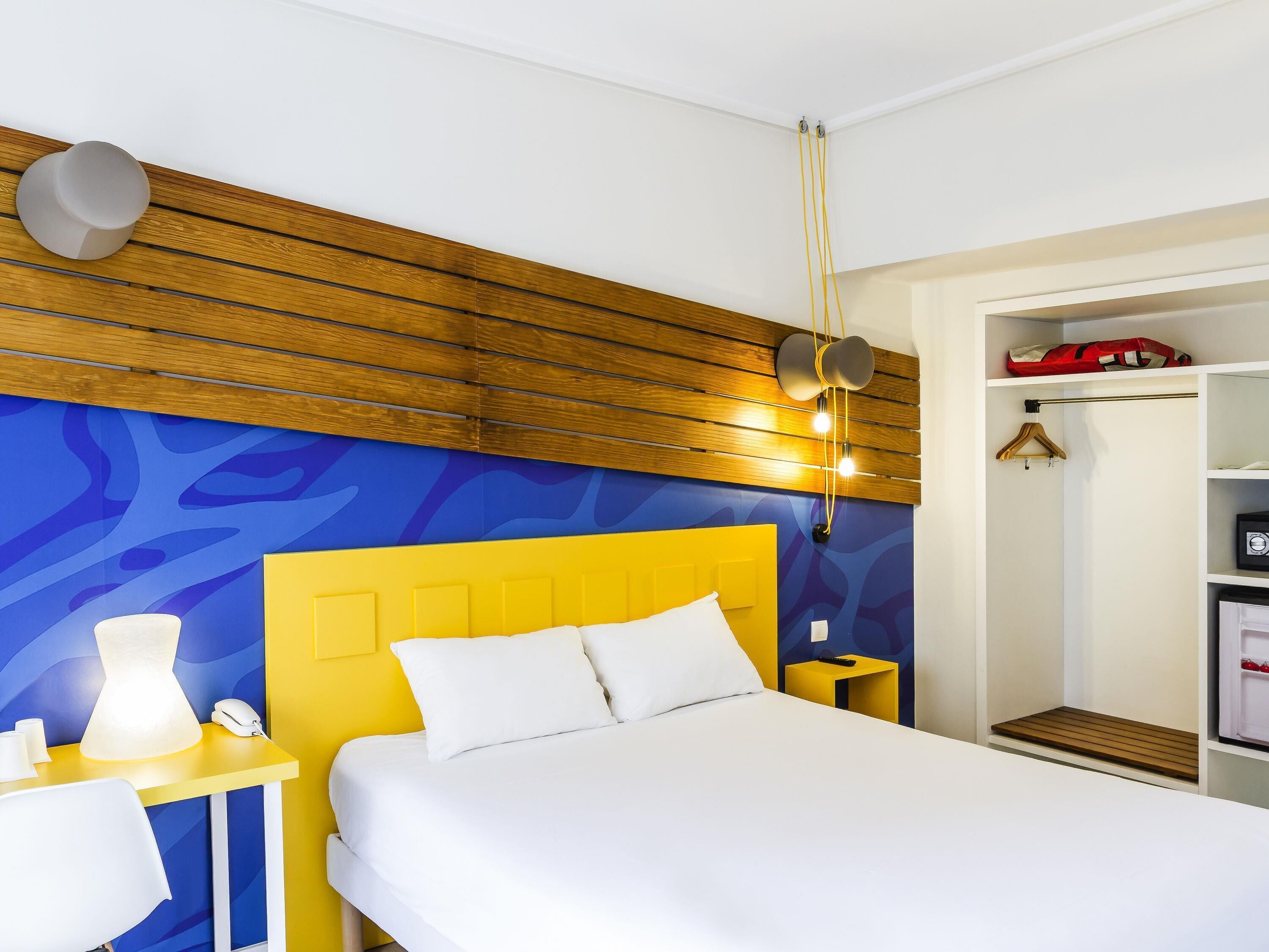 1 habitación, minibar y caja de seguridad en la habitación 