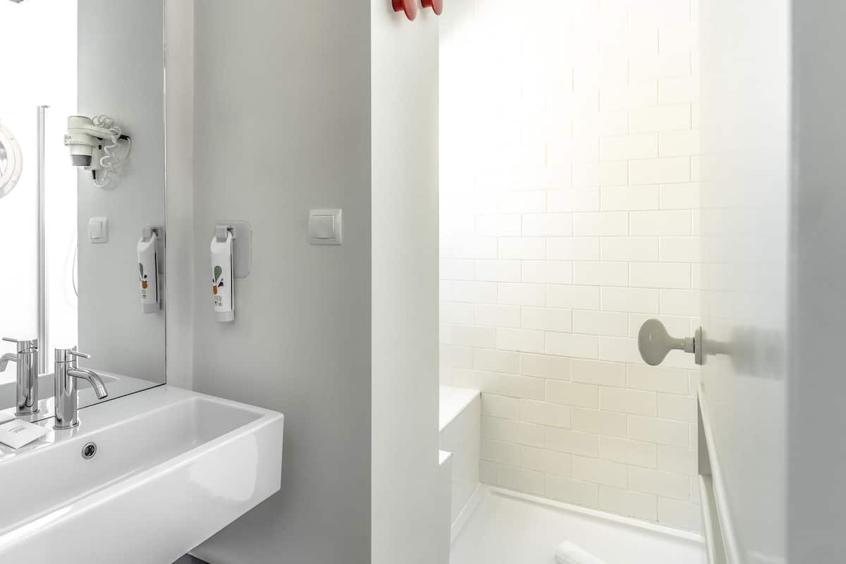 1 quarto, roupas de cama premium, edredons de pluma, cofres nos quartos