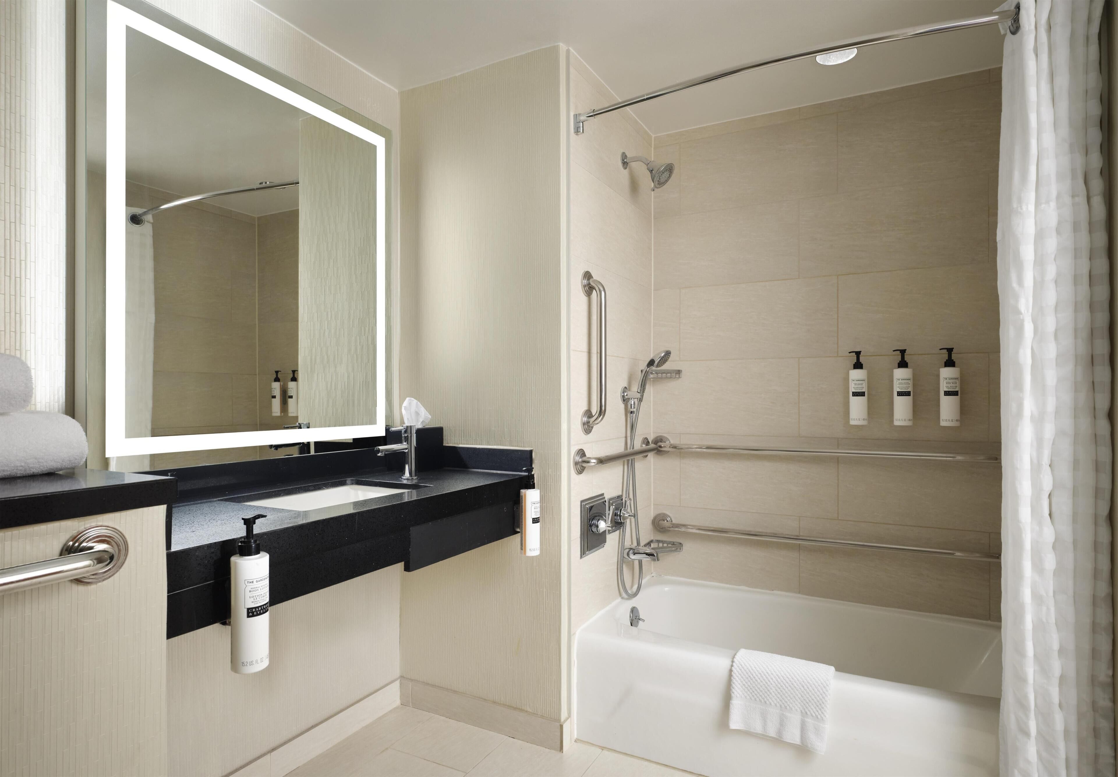 Photo - Embassy Suites by Hilton Chicago Downtown Magnificent Mile