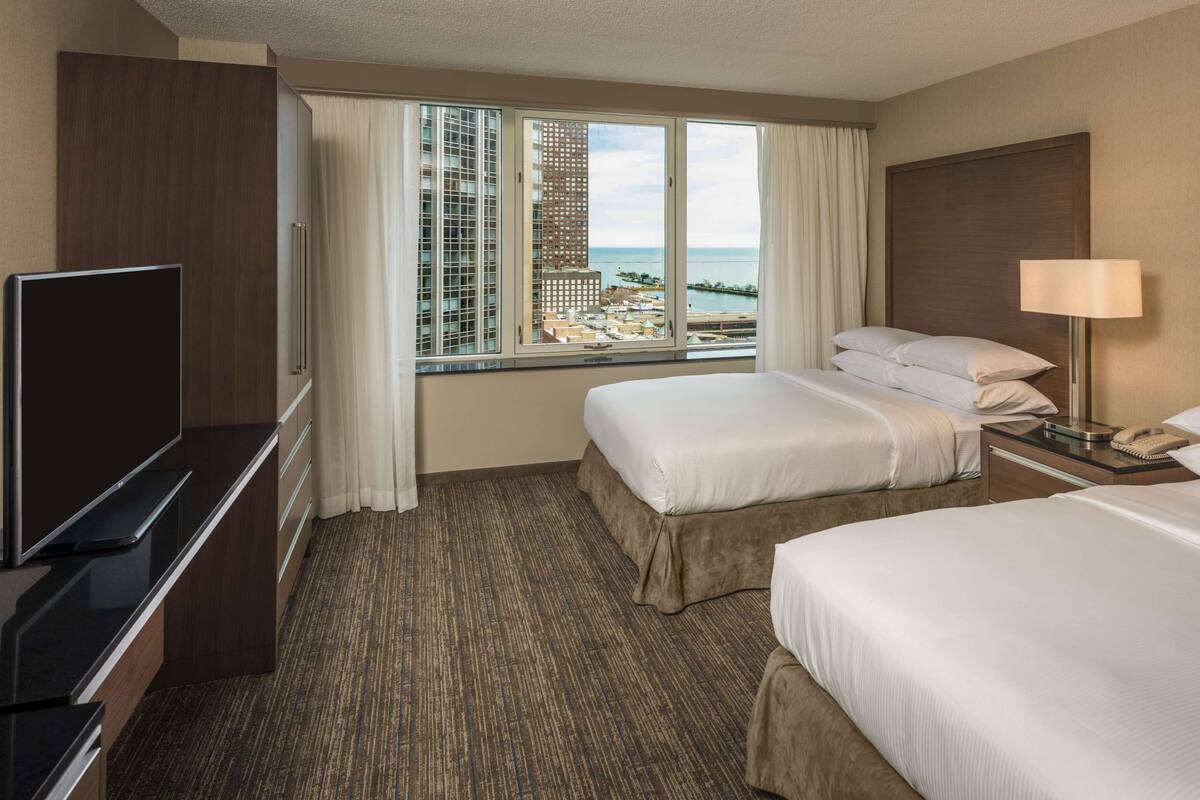 hypo-allergenic bedding, in-room safe, desk, iron/ironing board