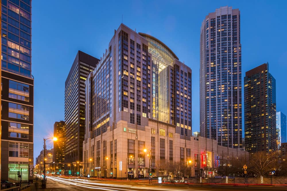 Embassy Suites by Hilton Chicago Downtown Magnificent Mile