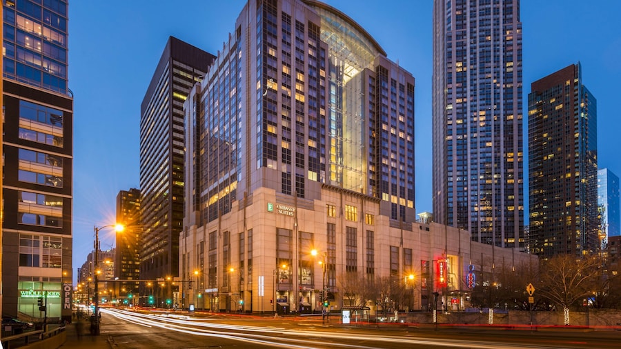 Embassy Suites by Hilton Chicago Downtown Magnificent Mile