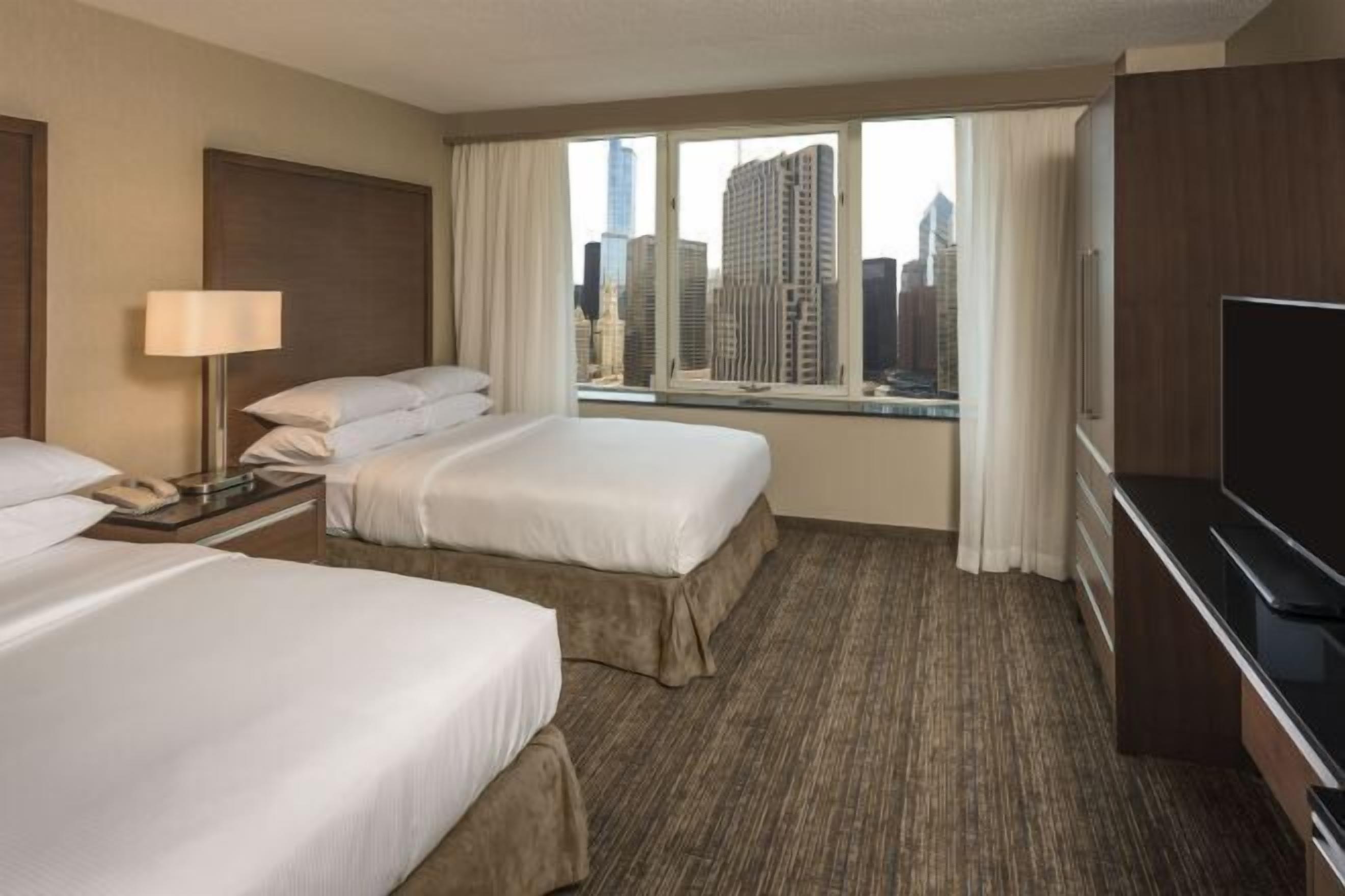 Literie hypoallergénique, coffres-forts dans les chambres, bureau