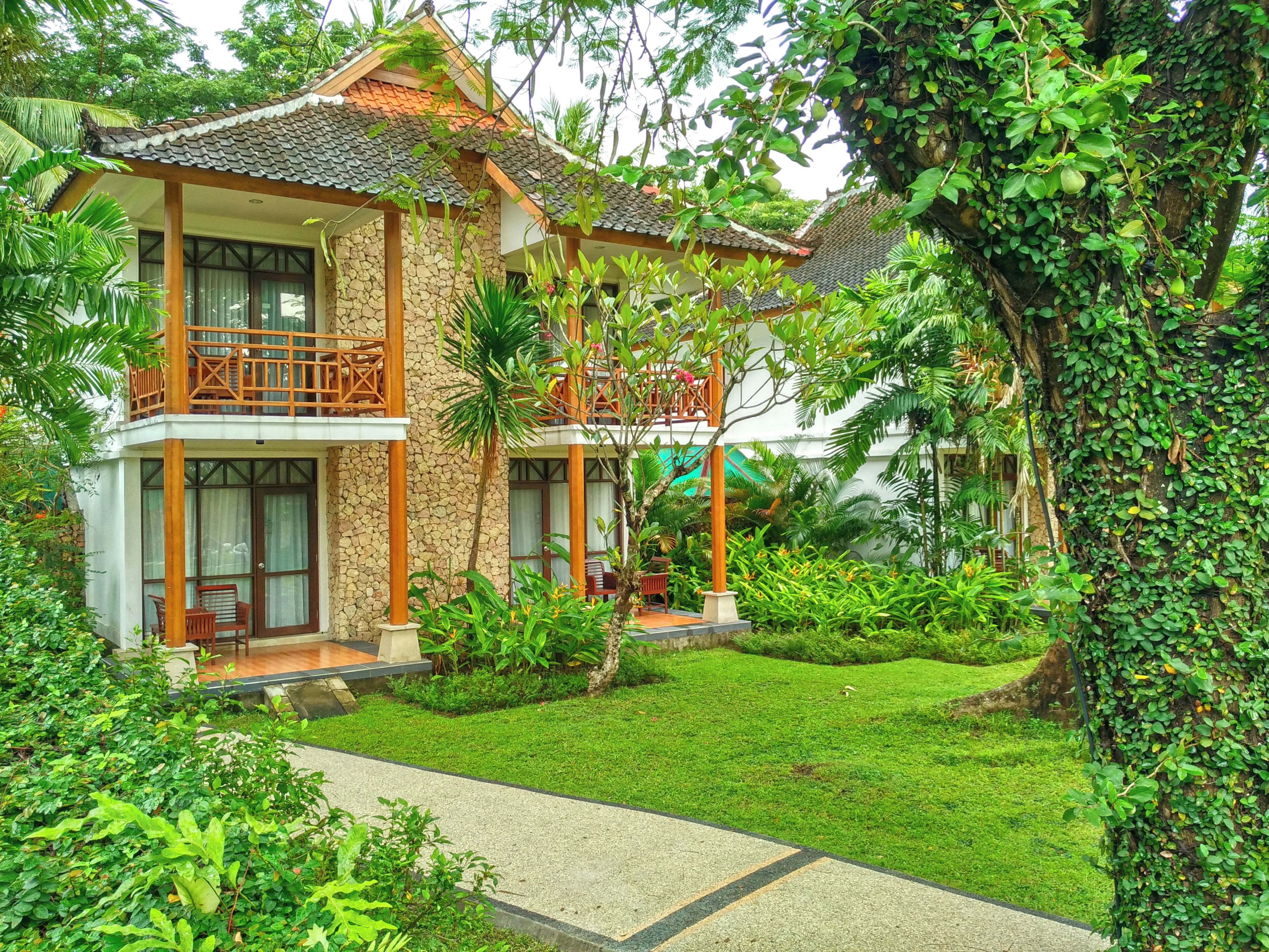 Minibar, in-room safe, desk, blackout curtains