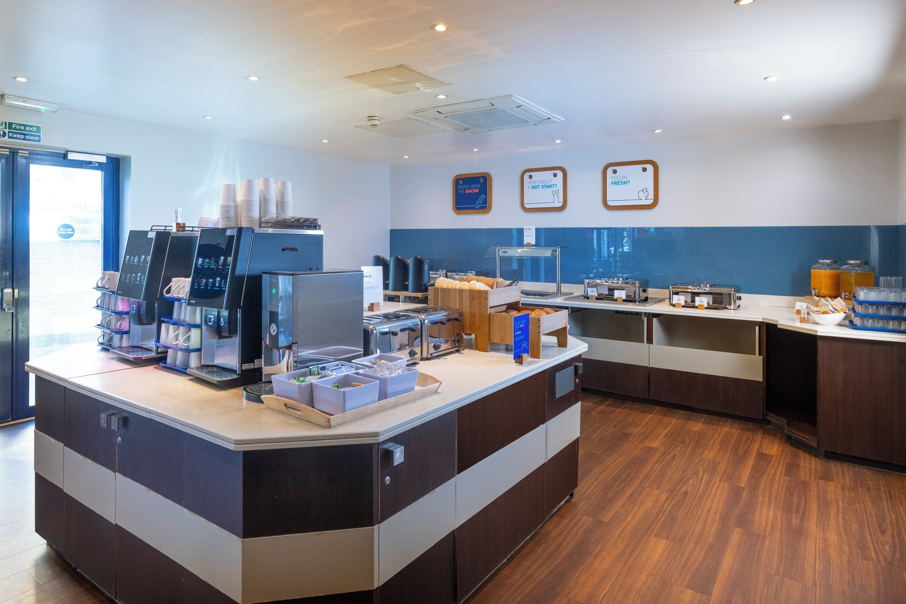 Photo - Holiday Inn Express London - Wandsworth by IHG